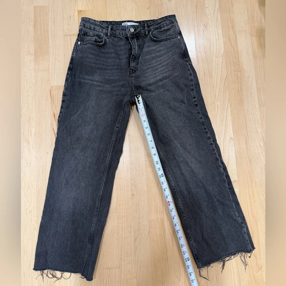 Zara Women’s Straight Leg Jeans — Charcoal Gray